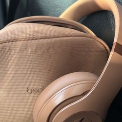 Beats Studio Pro By Kim Kardashion