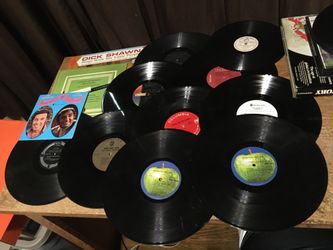 LOT OF 13 RECORDS BEATLES 1(contact info removed) EVERLY BROTHERS SIMON AND GARFUNKEL OKLAHOMA