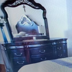 Beautiful Cal King Head Board And Dresser With Mirror 12 Drawers 