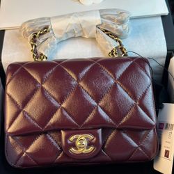 Ladies' classic handbag