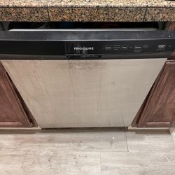 Frigidair Dishwasher 