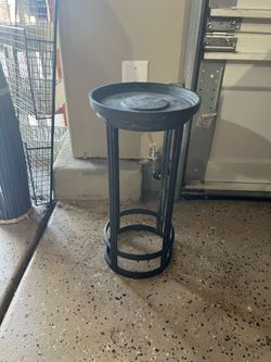 Hard metal plant stand