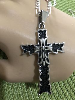 Cross pendant with chain
