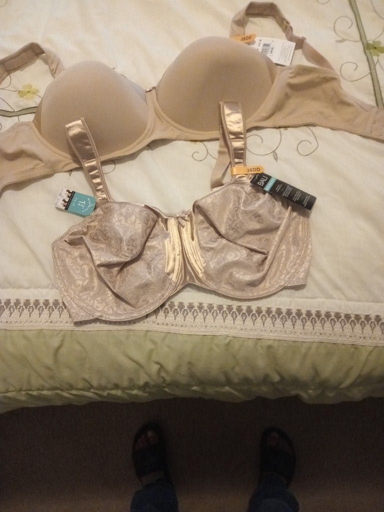 Macys Bras 20 Dollers Each Or Both 30