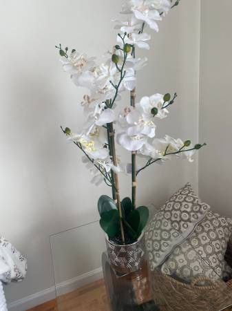 Artificial White Orchid Flower Arrangement – Elegant & Timeless Décor!