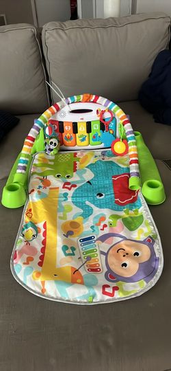 Baby kick and play