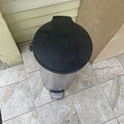 Trash Can 