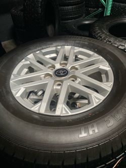 Toyota Tundra wheels and tires