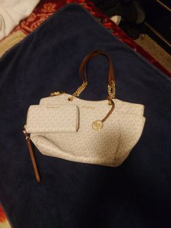 Michael Kors Purse And Wallet & Bracelet 