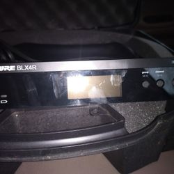 Shure BLX24R/SM58 Handheld Wireless SM58 Microphone System