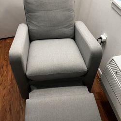 Delta  Nursery Recliner 