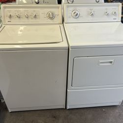 Kenmore Washer And Kenmore Eléctric Dryer 