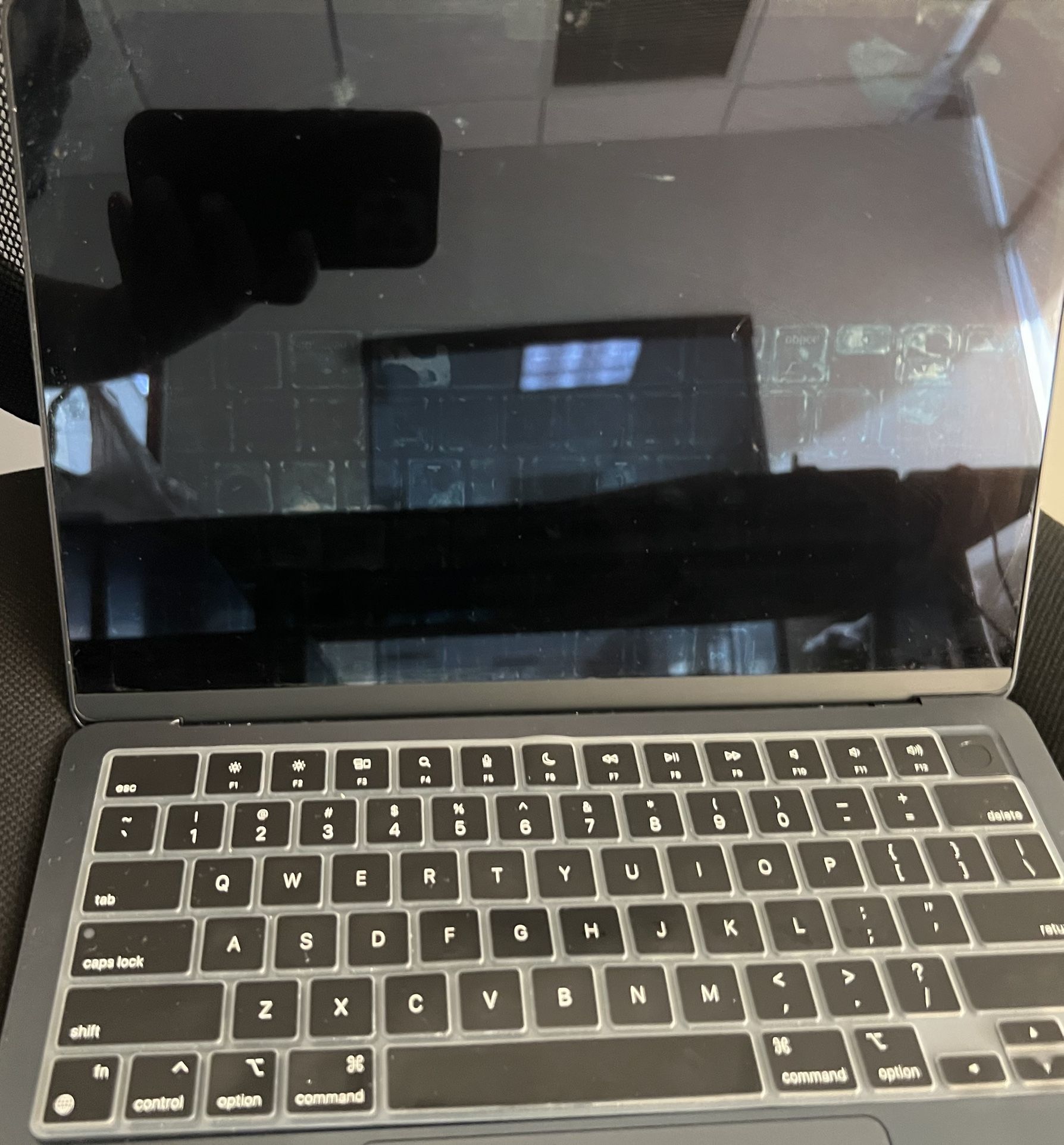 Apple MacBook Air 2022 13" (256GB SSD, M2 8-core, 8GB) Laptop - Black - (A2681)