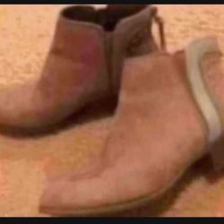 Womens Boots Size 8.5 