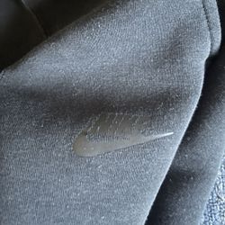 Nike Tech Black Womens Large Sportswear Tech Fleece  Mid-Rise Tapered Leg (pants)