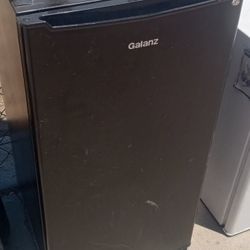 Galanz 3.3 Cu ft One Door Mini Fridge