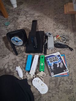 Nintendo Wii Console Bundle with Games and Accessories