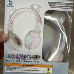 NWT LED light up panda ear color changing headphones 