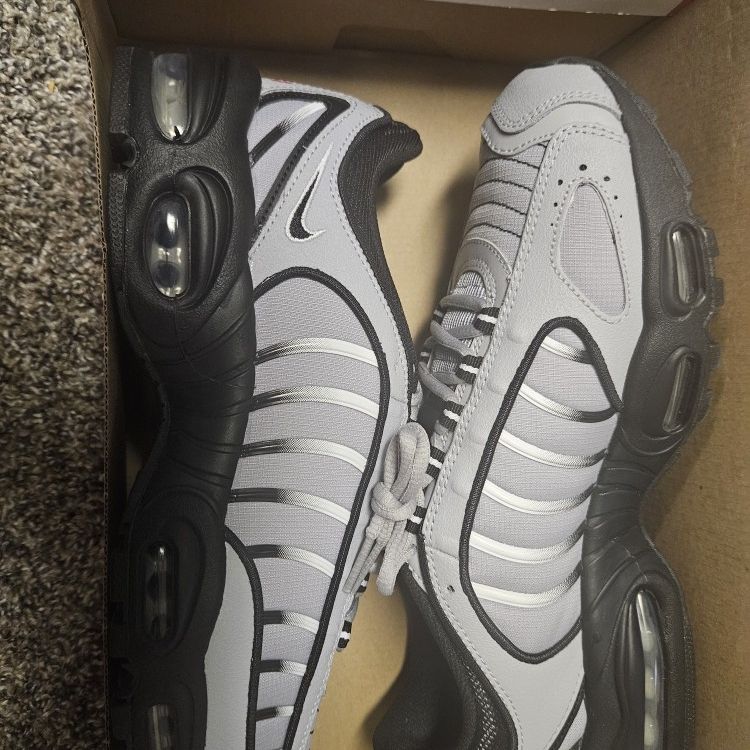 BRAND NEW AIRMAX TAILWIND IV