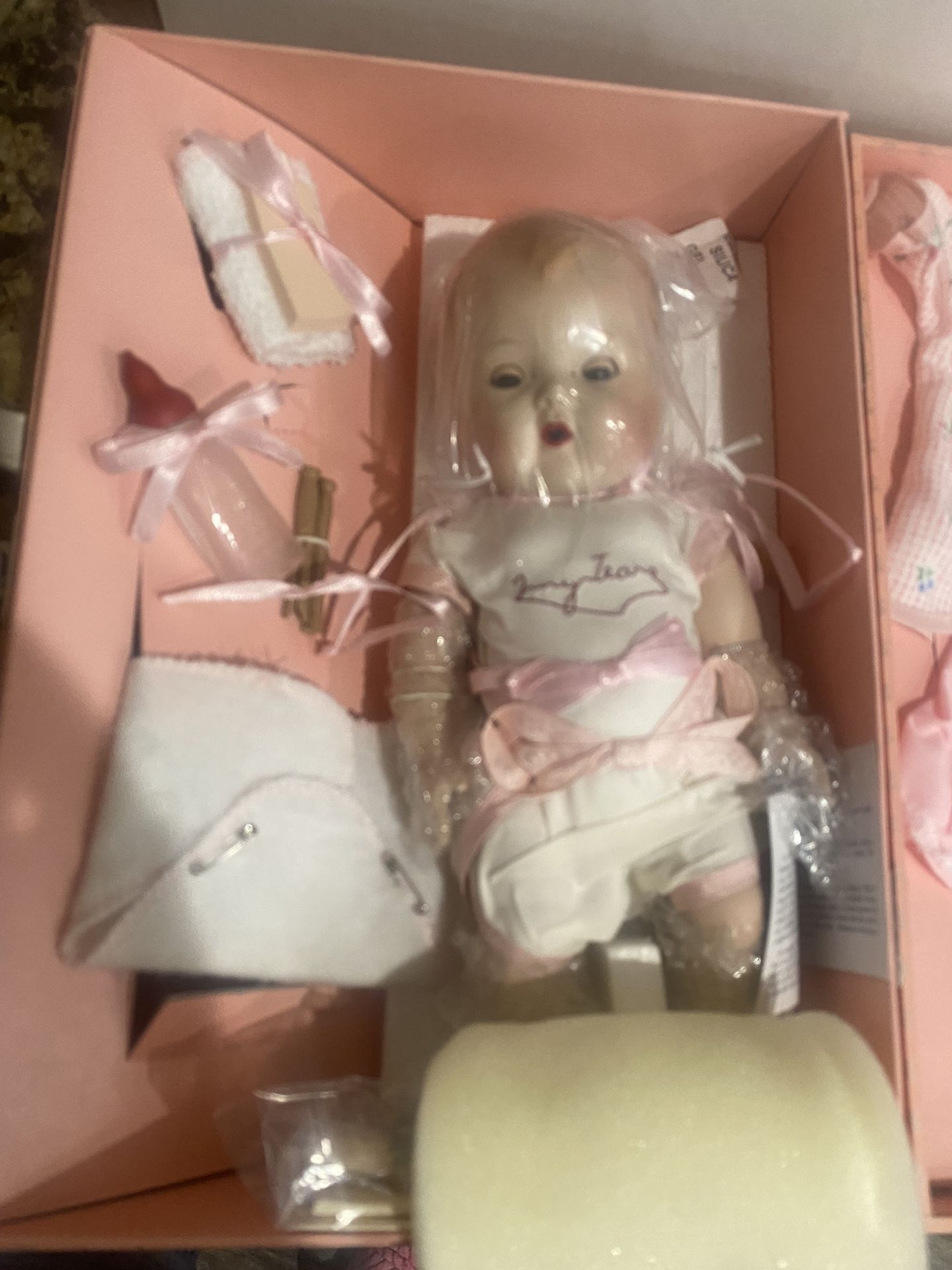Tiny Tears Special Collectors Edition Porcelain Doll Danbury Mint