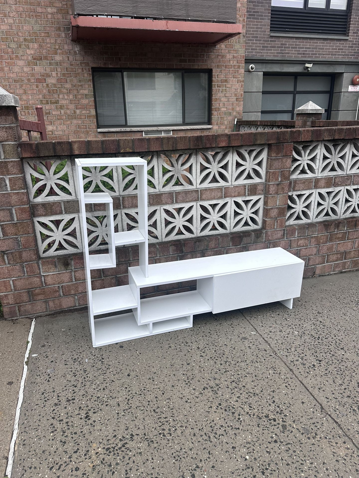 Free TV Stand
