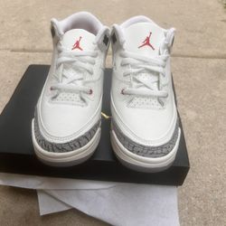 BRAND NEW JORDAN RETRO 3        ((13c Toddlers ))