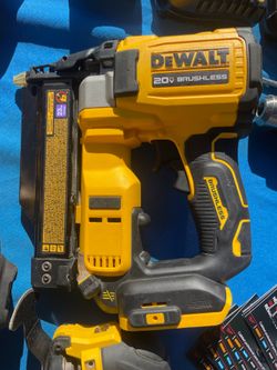 DEWALT ATOMIC 20V MAX Lithium Ion Cordless 23 Gauge Pin Nailer Tool Only