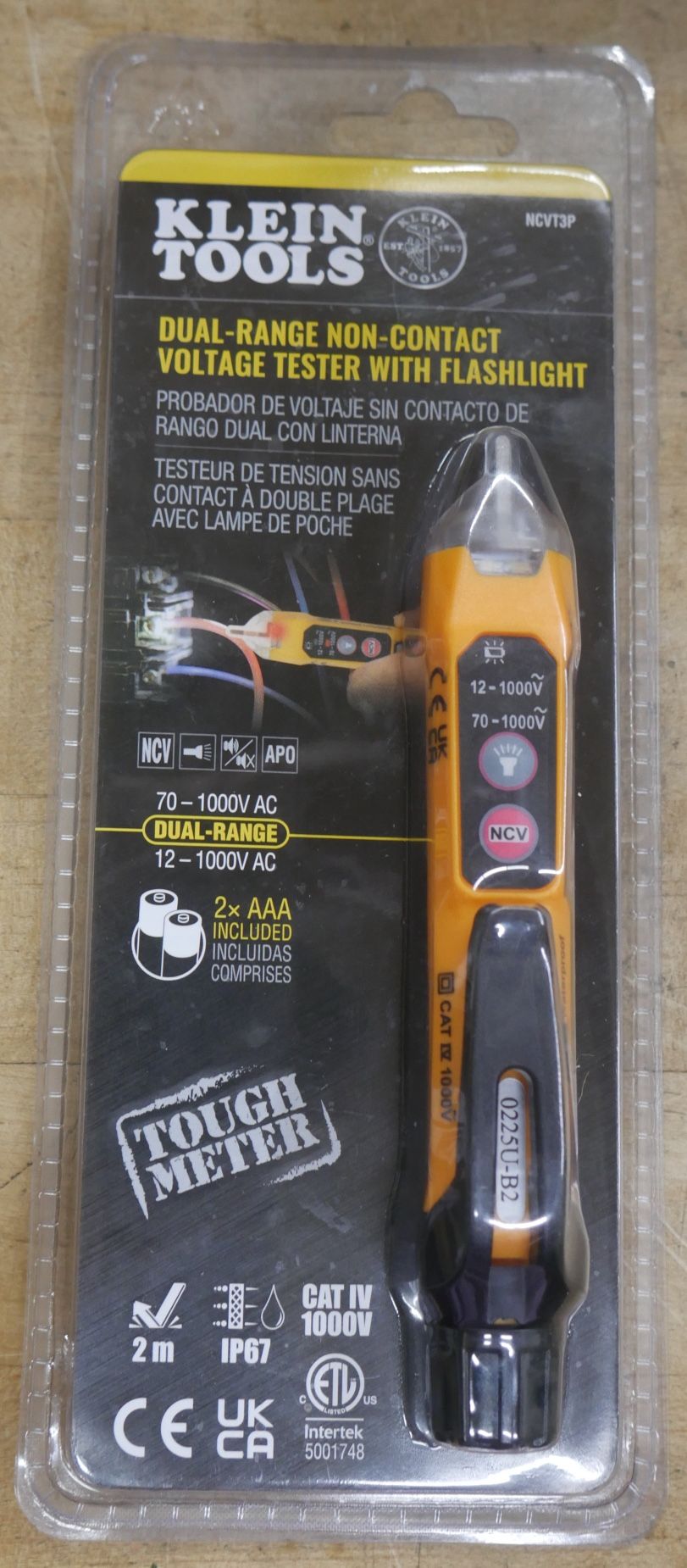 Klein Tools NCVT3P Dual Range Voltage Tester With Flashlight new