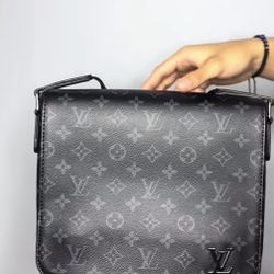 Louis Vuitton Messenger Bag