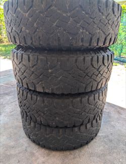 4👈👈👈👈 285/75R18 Tires