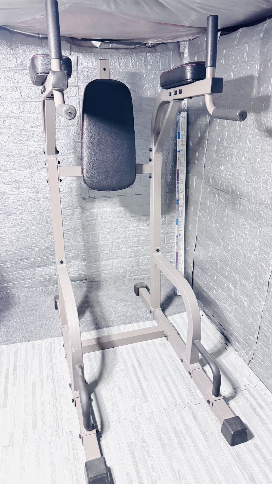 Body Solid Vertical Knee Raise And Dip Station – Like New!