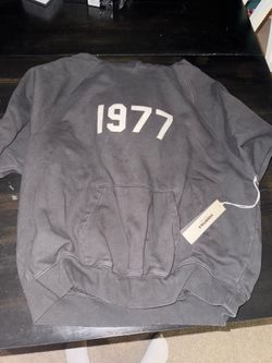 1977 essentials hoodie size xl