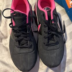 Nike Tennis Shoes