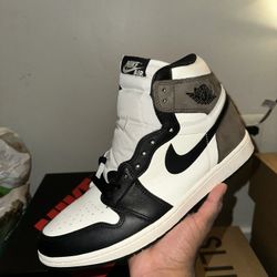 Jordan 1 Retro High Dark Mocha (size 11.5)