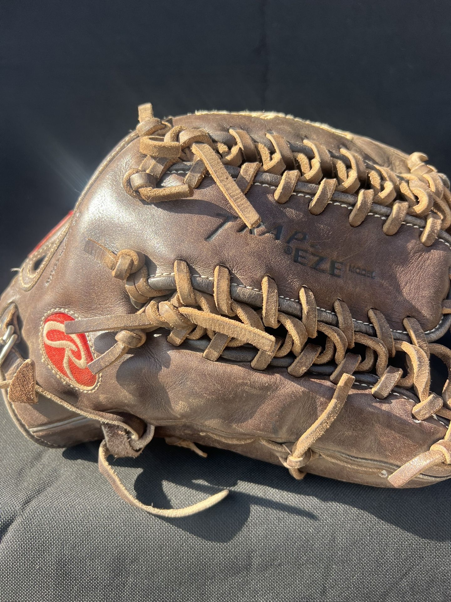 Rawlings Baseball Glove