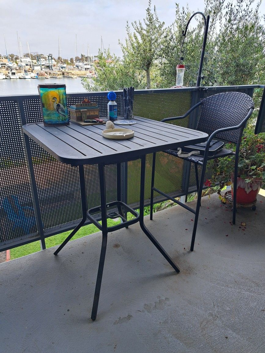 Outdoor Table And Chairs