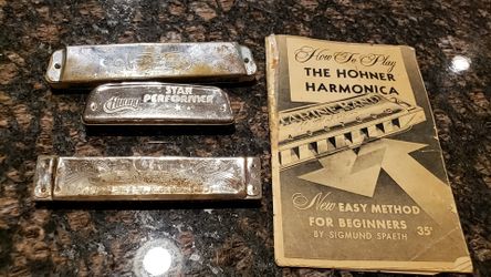 VINTAGE HARMONICAS (3), WITH 1959 BOOKLET