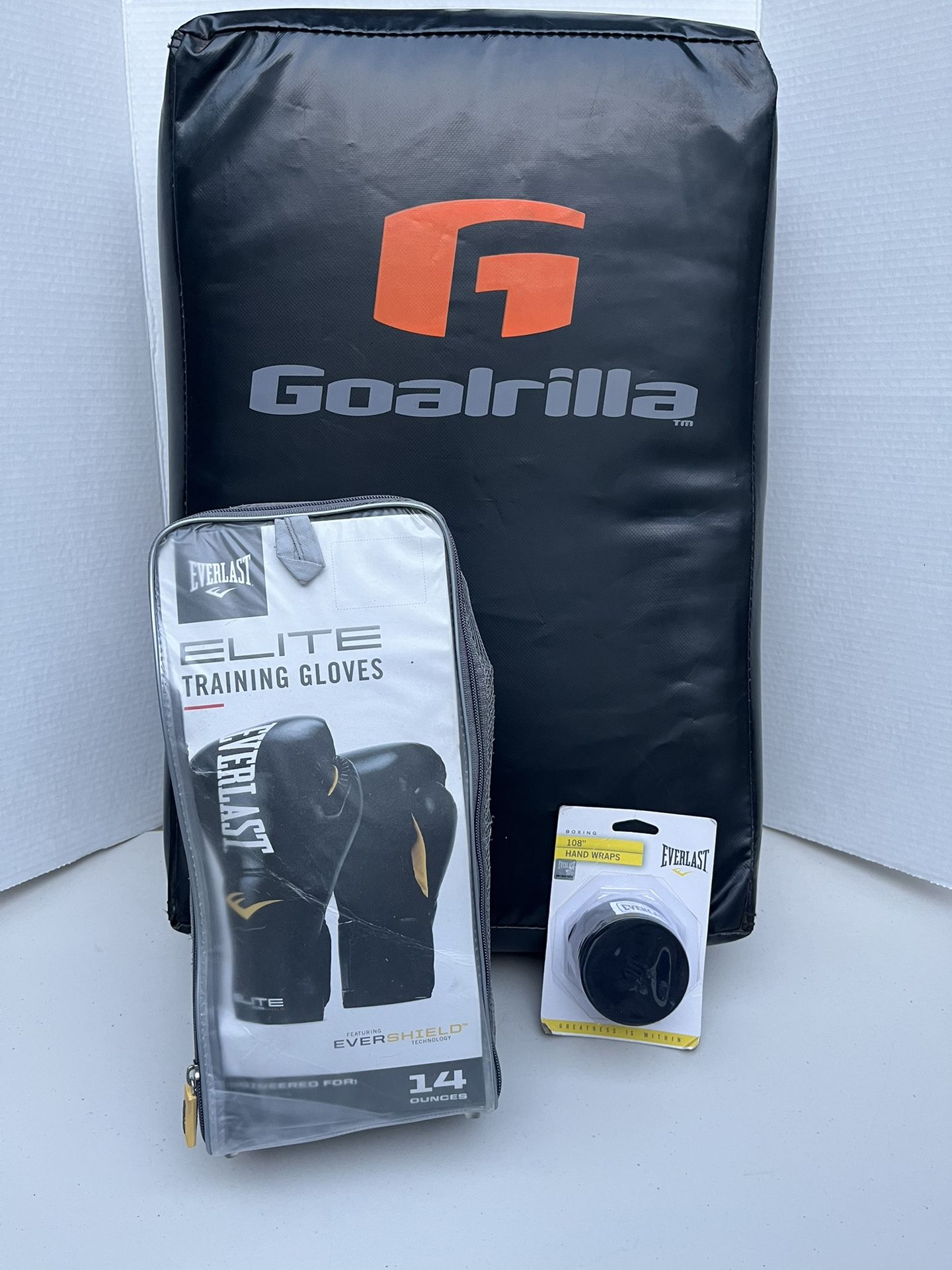 Boxing/MMA Training Kit (Goalrilla Sports Pad / Everlast Elite Training Gloves 14oz + hand wraps)