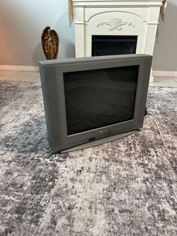 Gaming retro TV CRT doesn’t work needs fixed. Please see video. Best offer