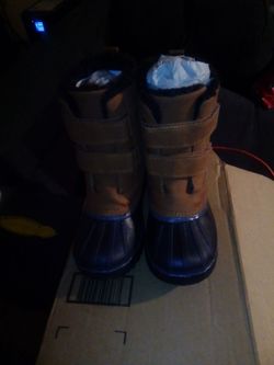 Brand New size 13 Kids Winter Snow Duck Boots