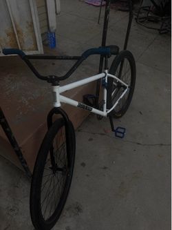 Elite BMX 29 inch with cut bars