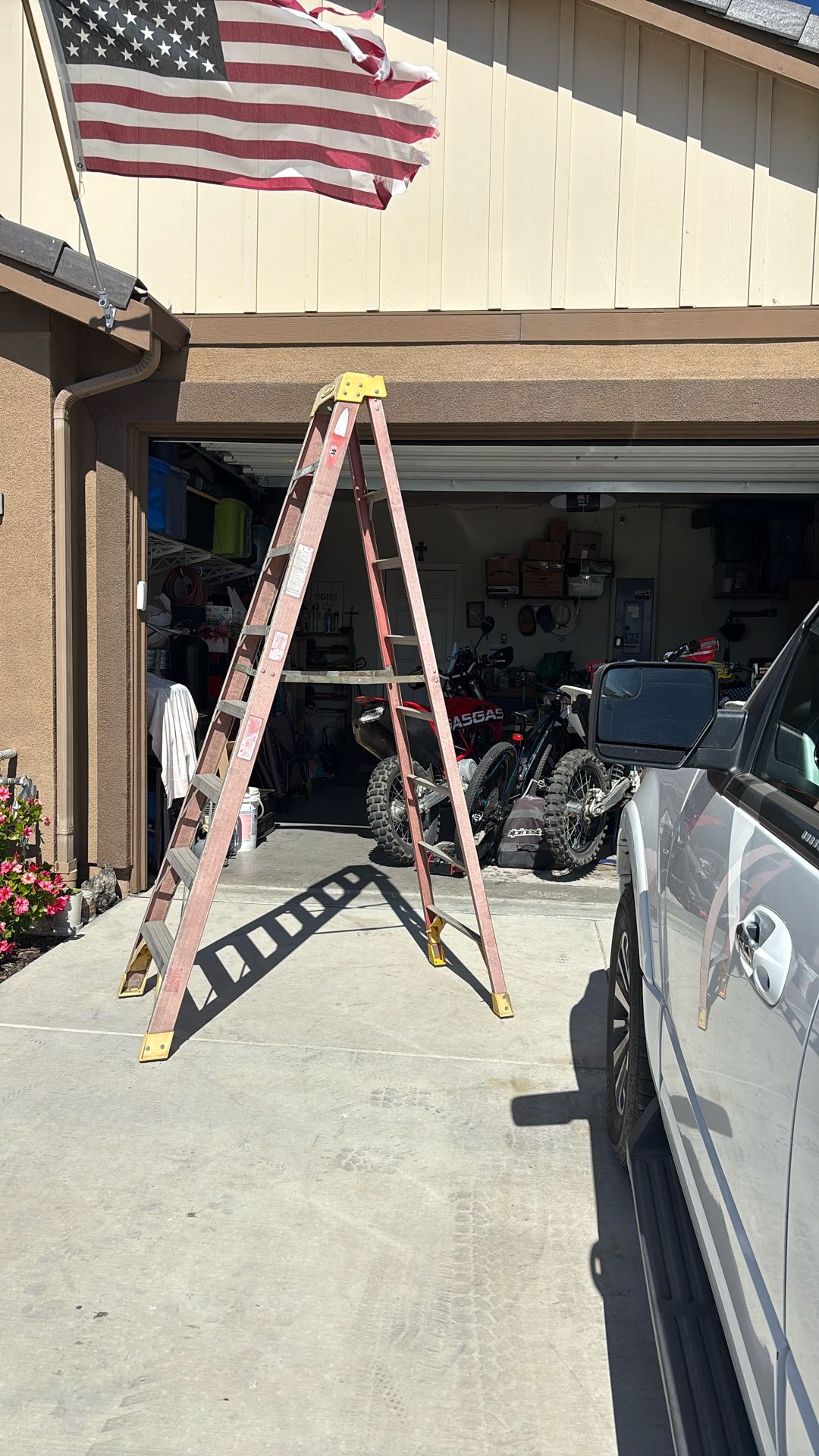 8 Foot Ladder