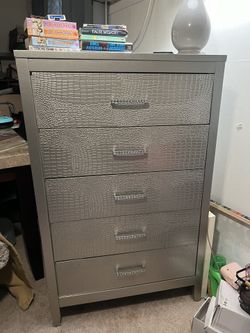Dresser (negotiable)