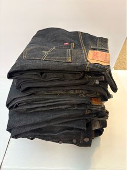 Lot of 8 authentic Levi’s 501 Original Fit men’s jeans.