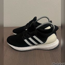 SIZE (5.5 YOUTH) ADIDAS ULTRA BOOST 4.0