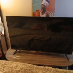 45" Hisense Smart TV 