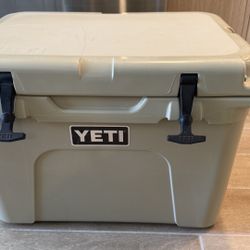 Good Condition Yeti Tan 35L Hard Cooler