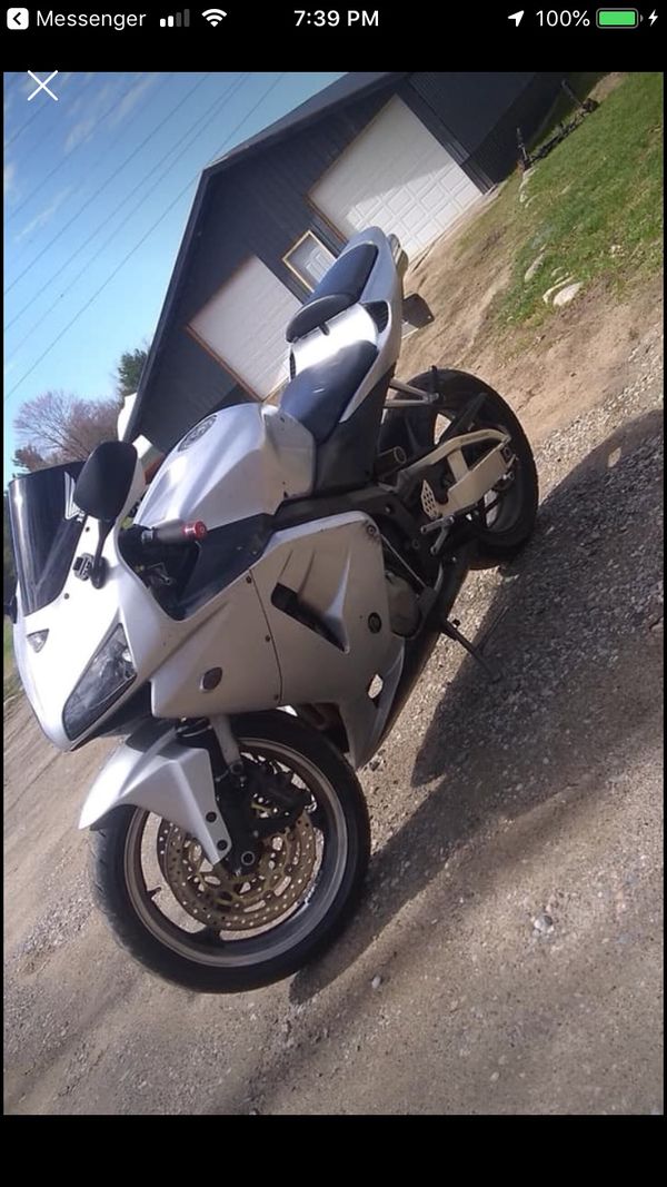 2004 cbr600rr needs a little body work nothing major runs great have extras to come with2900 obo