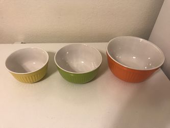 3 New Mixing Bowls. Ranging from 5” round to 7” round