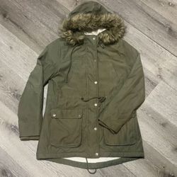 Aeropostale Women's Jacket Olive Green Parka Faux Fur Hood front zip snap button
